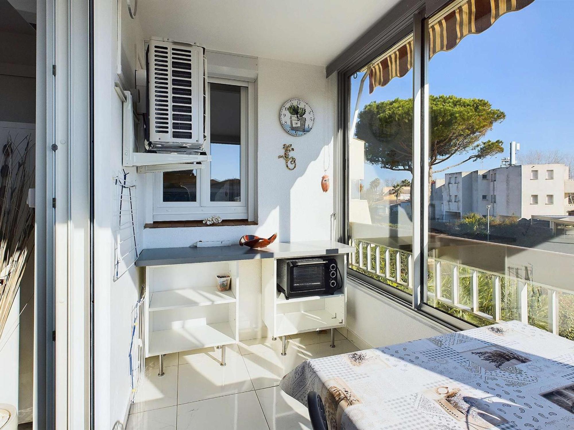 Climatise 2 Pieces + Avec Parking Au Coeur De Marseillan-plage - Fr-1-326-847